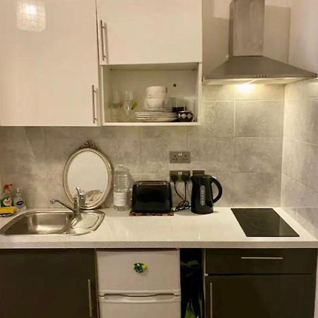 Modern Studio Apartment Sleeps 4 People Opposite Westfield Shepherds Bush 伦敦 外观 照片