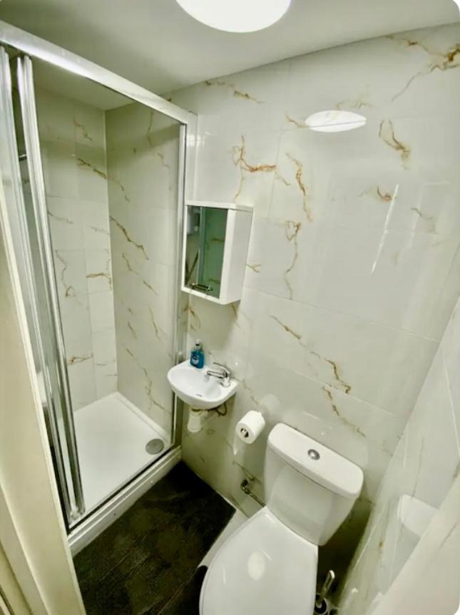 Modern Studio Apartment Sleeps 4 People Opposite Westfield Shepherds Bush 伦敦 外观 照片